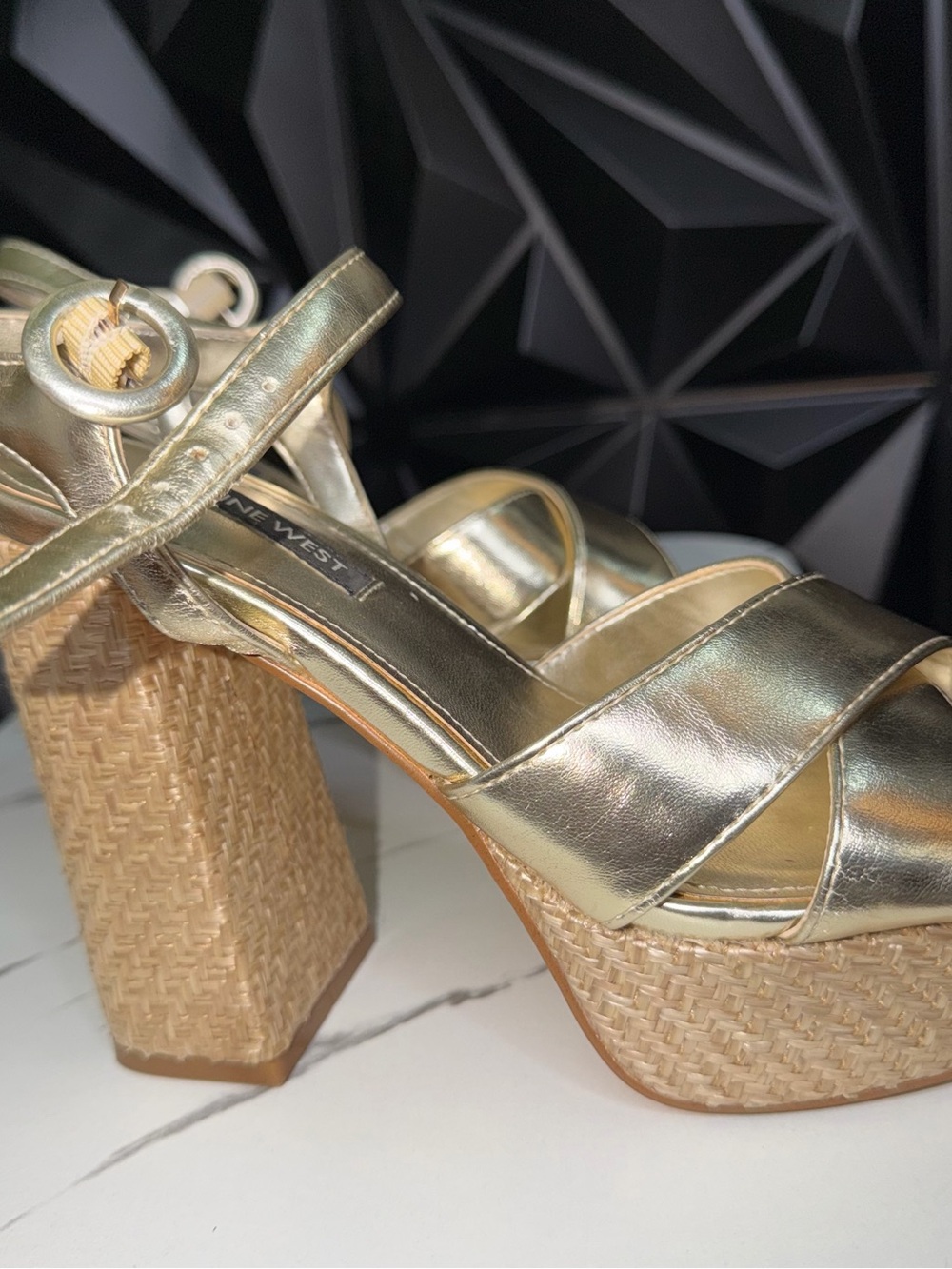 🔥🩴Nine West Metallic Gold Platform Sandals